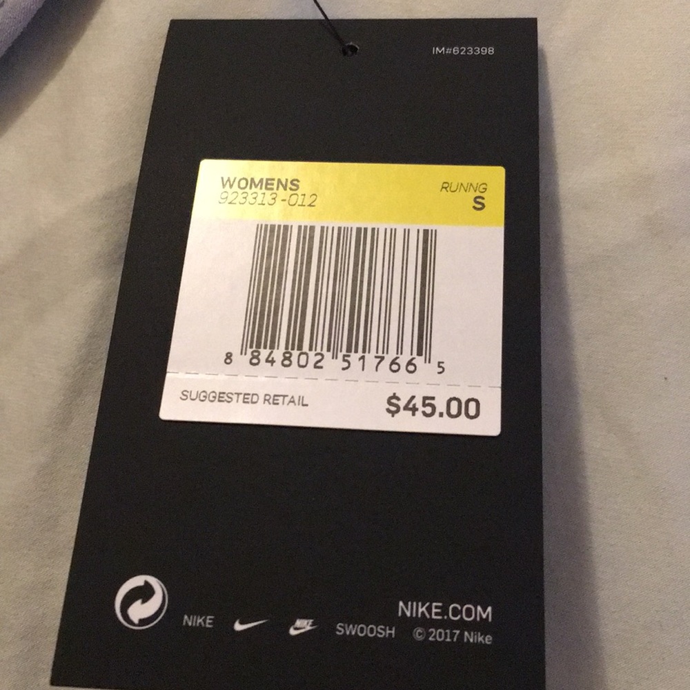 NWT Nike long sleeved running top S - Picture 3 of 3
